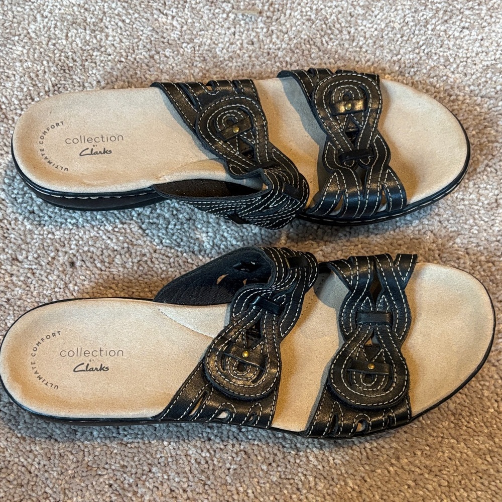 Clarks Women's Black and Tan Sandals